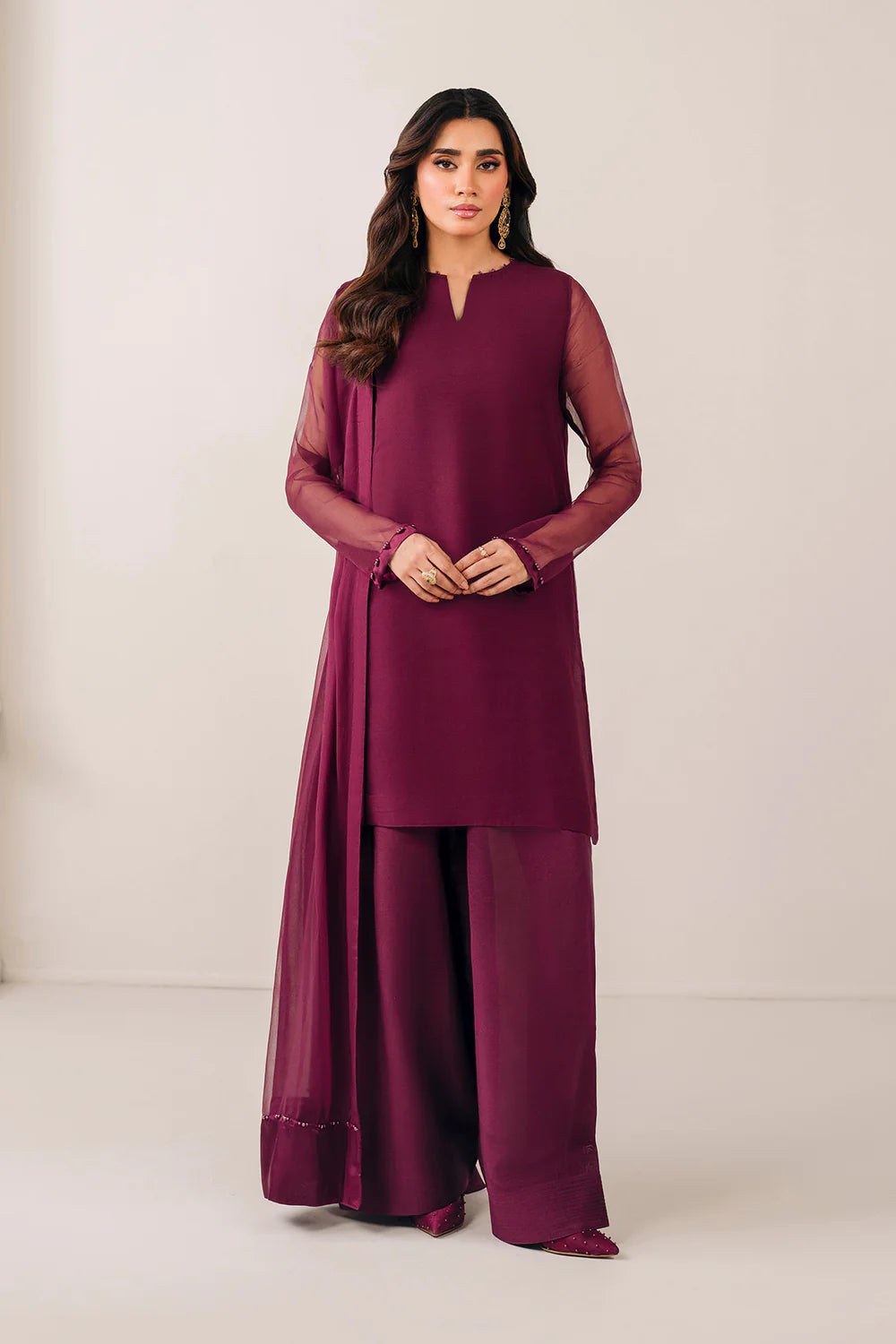 Maroon Plain Chiffon Dupatta with Pearl and Silk Border Detailing Maroon Plain Chiffon Dupatta with Pearl and Silk Border Detailing