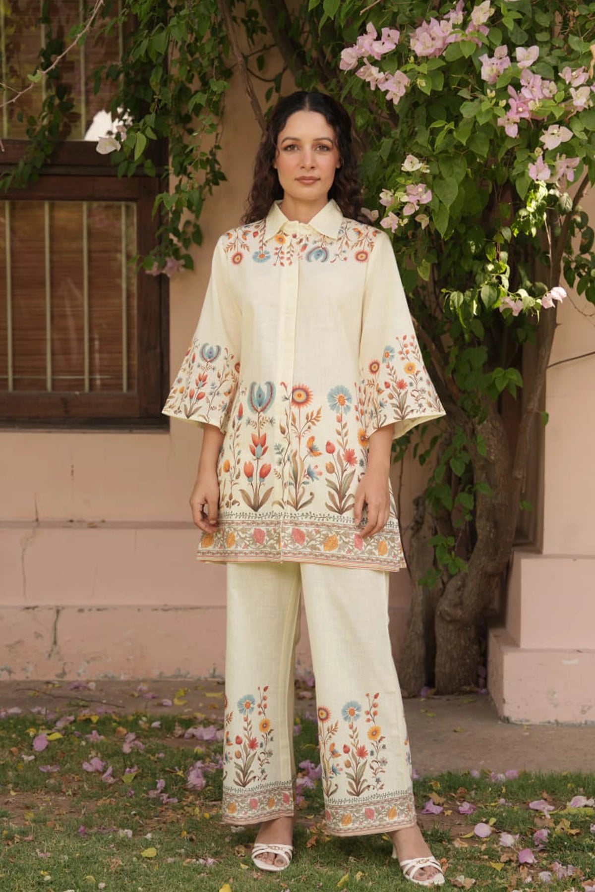 Women's Ivory Co-Ord Set Floral Print Kurta And Pants at PinkPhulkari