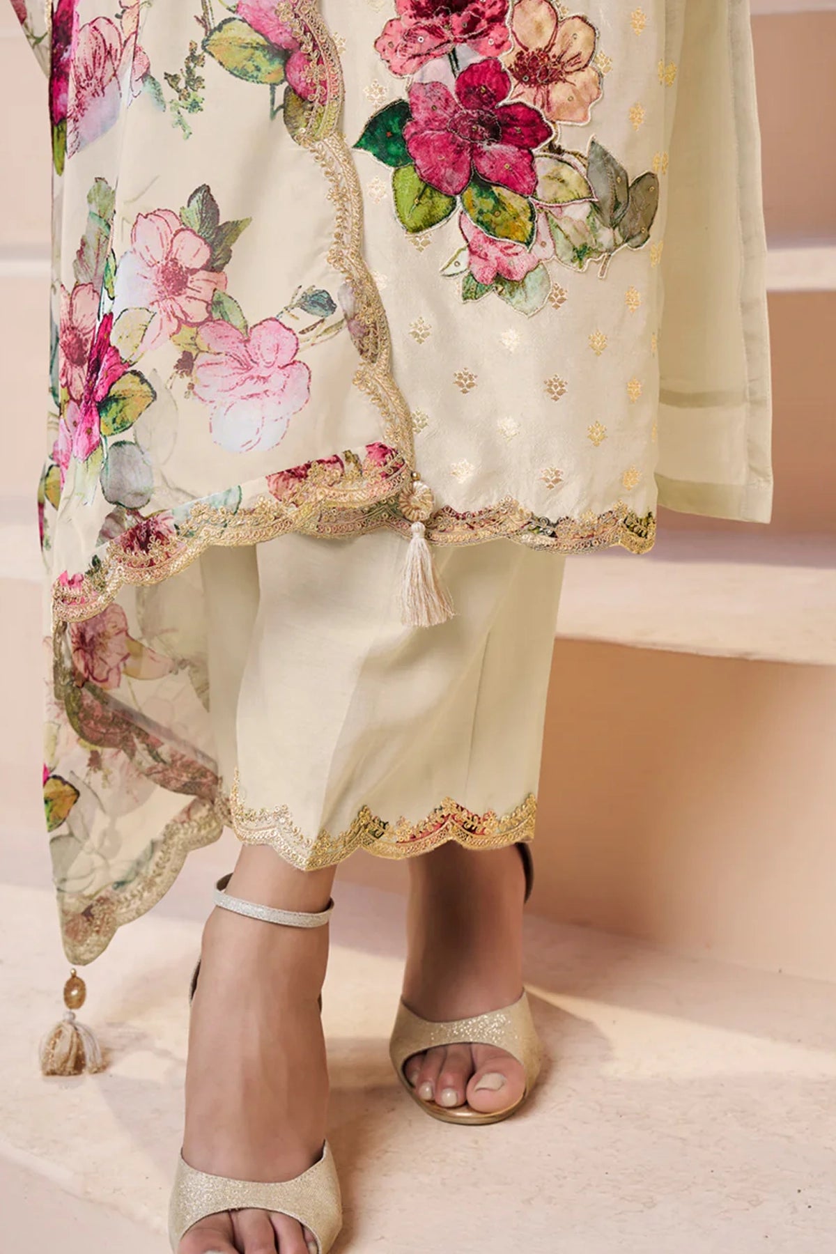 Buy Women's Cream Dola Silk Kurta Set with Floral Print Dupatta 