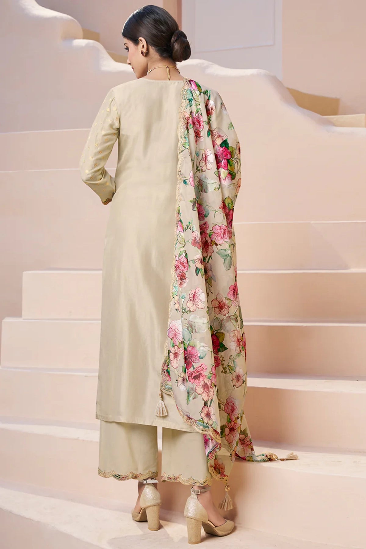 Buy Women's Cream Dola Silk Kurta Set with Floral Print Dupatta 