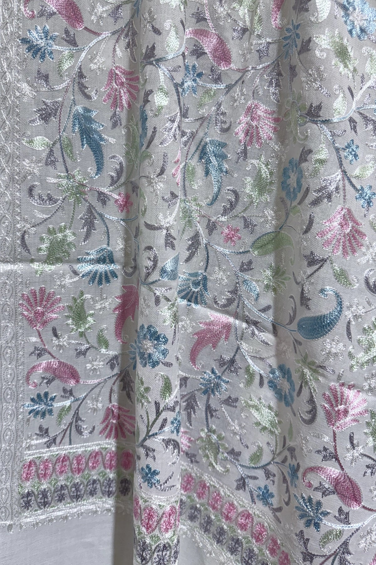 Ivory Kashmiri Pashmina Fine Wool Ari Work Shawl