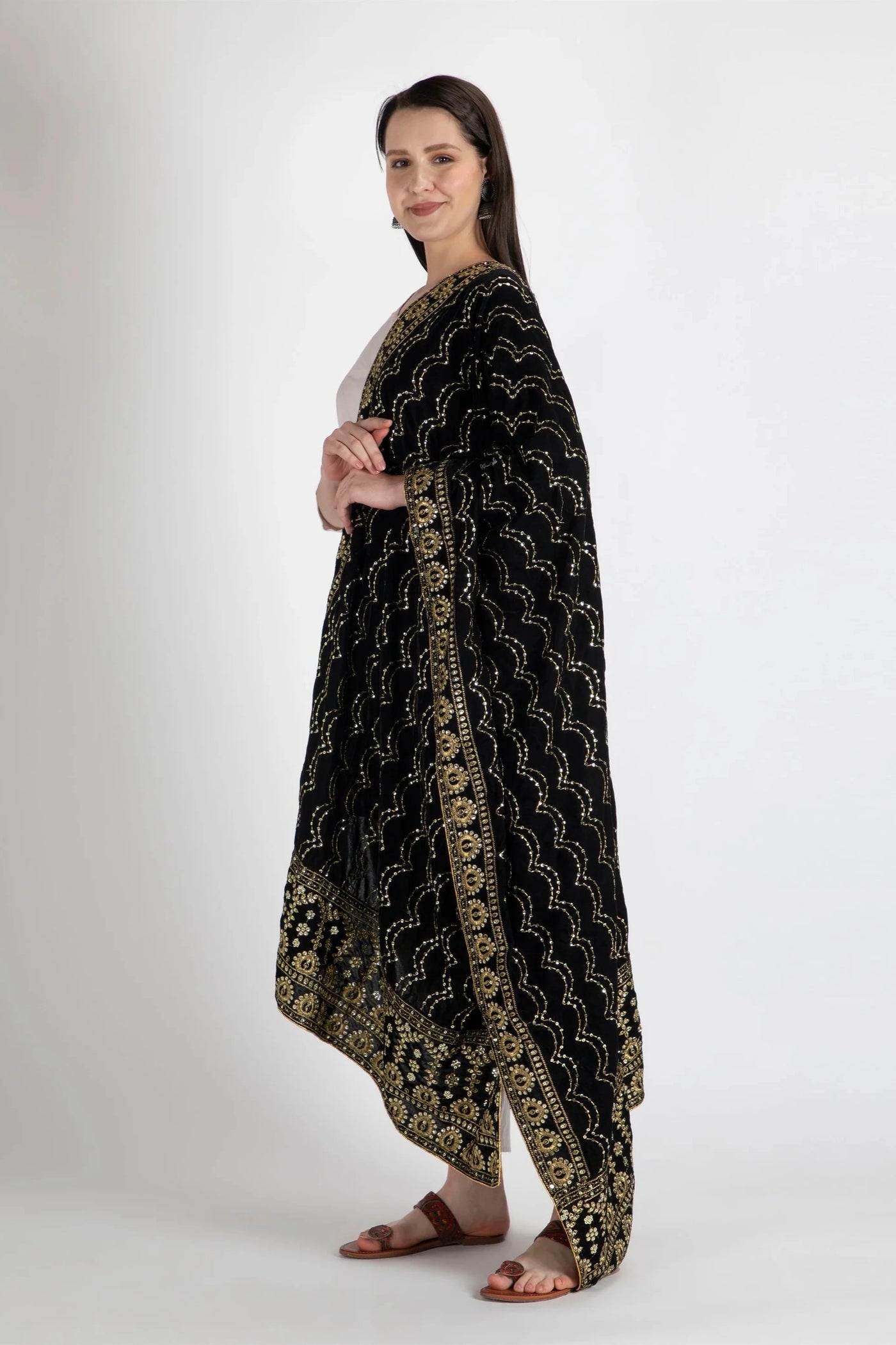 Black Embroidered Velvet Shawl D1 at PinkPhulkari California