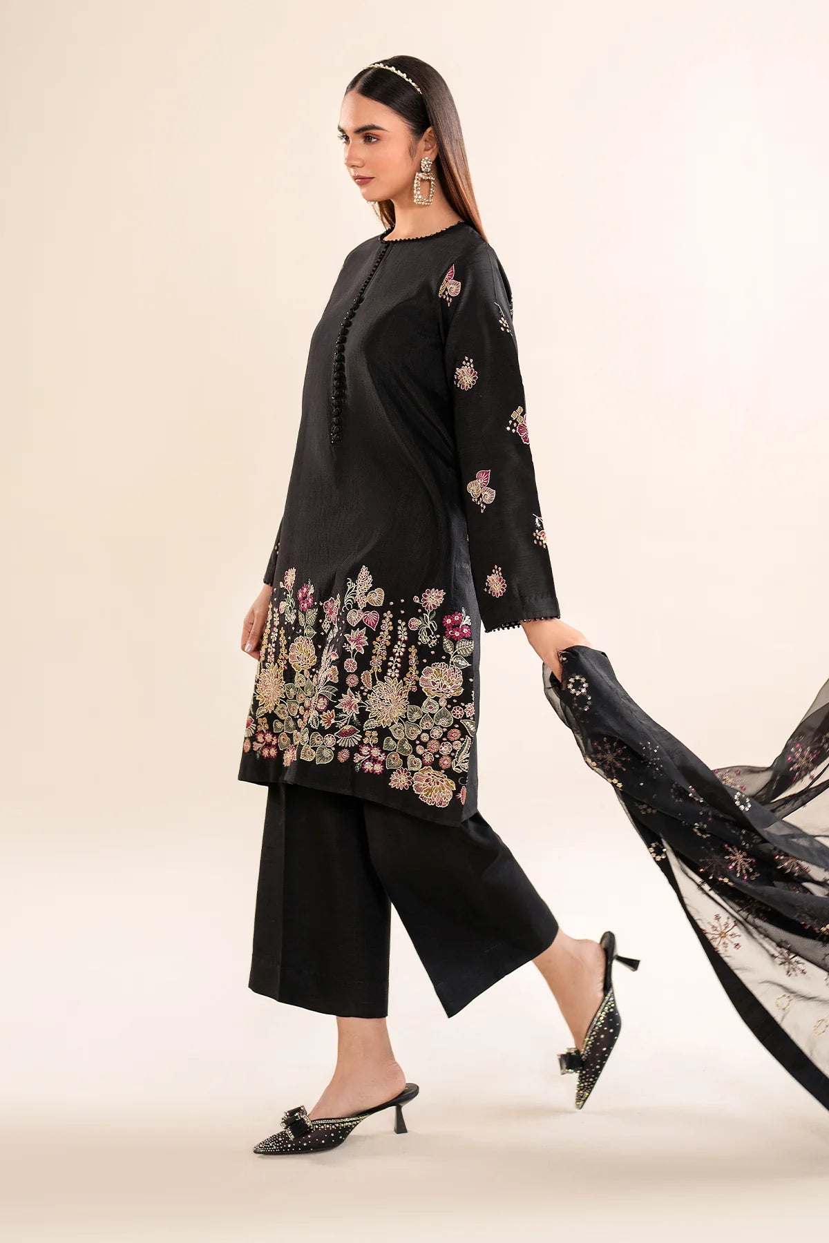 Buy Black Embroidered Silk Designer Suit at PinkPhulkari California