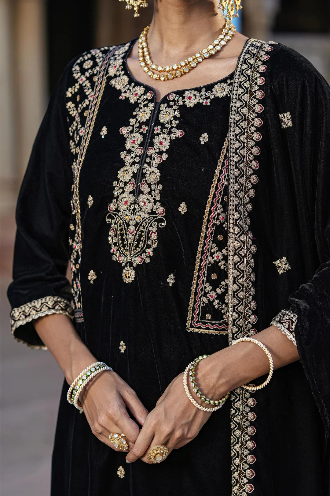 Buy Black Velvet Zari Embroidered Kurta Set at PinkPhulkari California