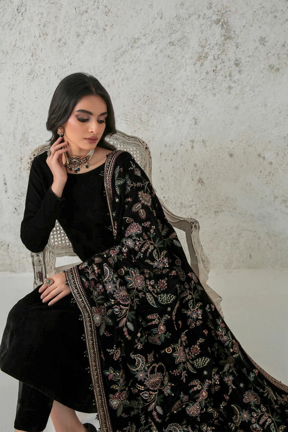 Buy Black Solid Velet Anarkali Kurta Set at PinkPhulkari California