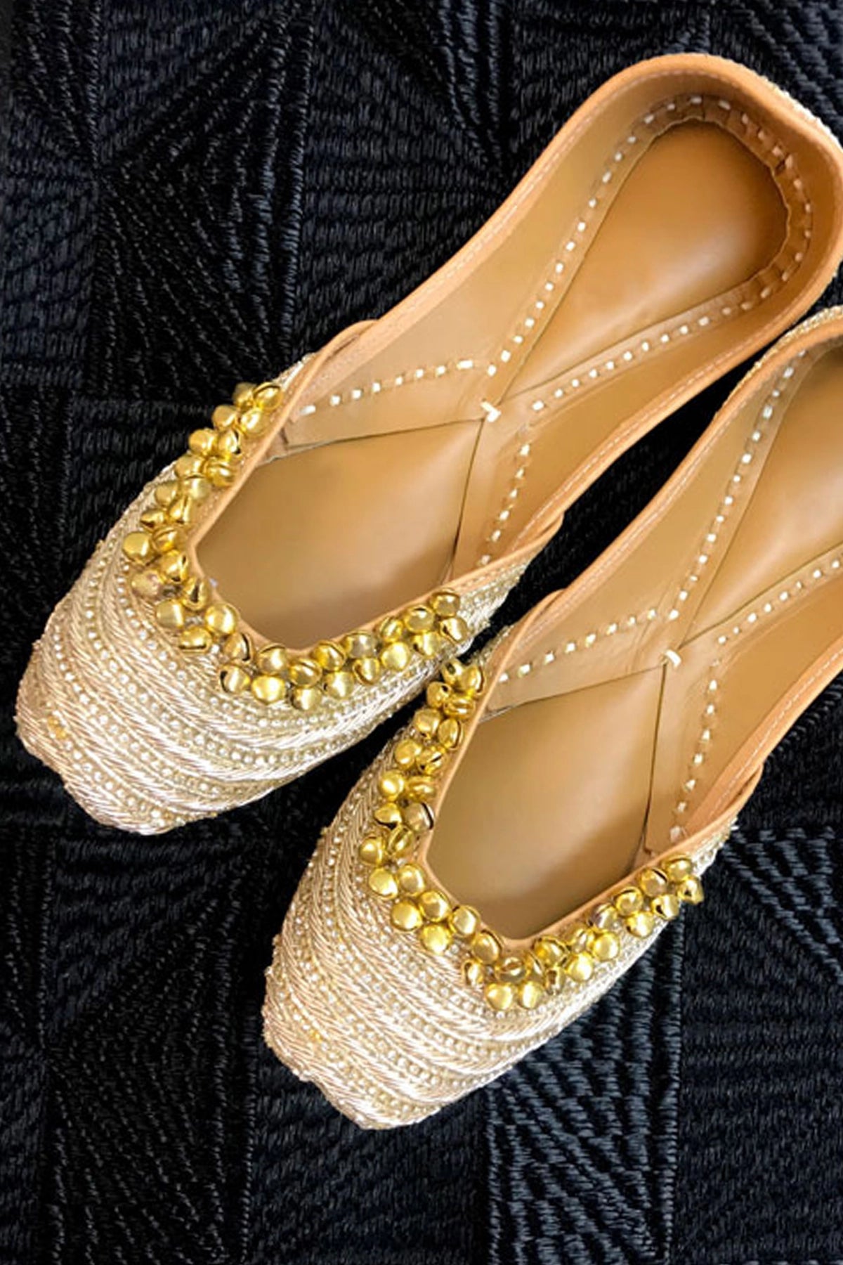 Buy Ghungroo Women's Leather Jutti Flat Shoes at PinkPhulkari 