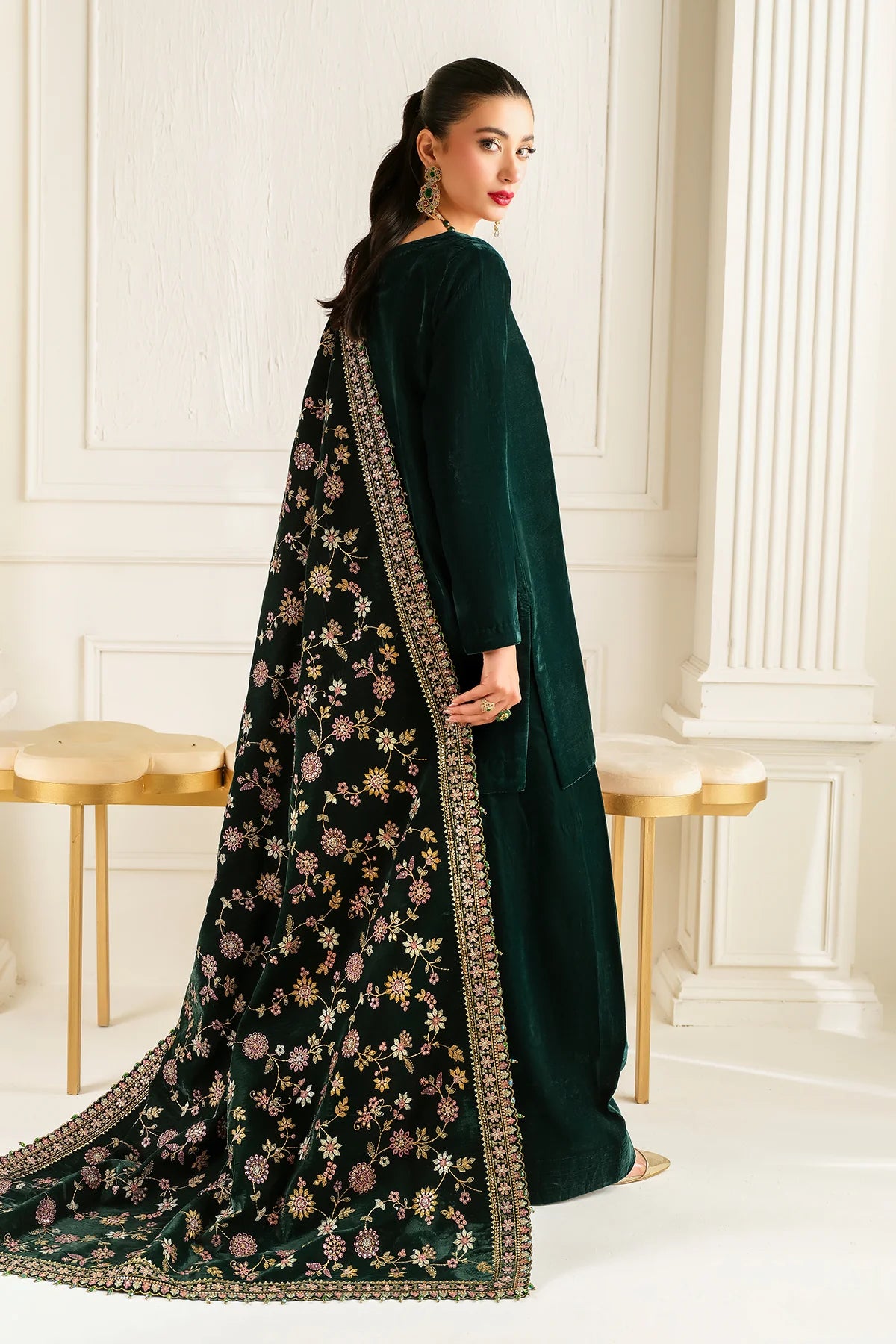 Buy Green Heavy Embroidered Velvet Shawl With Lining at PinkPhulkari 