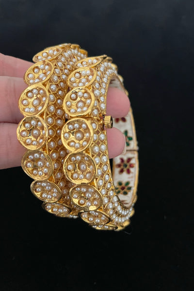 Buy Gold Plated Meenakari Bangle at PinkPhulkari CaliforniaBuy Gold Plated Meenakari Bangle at PinkPhulkari California