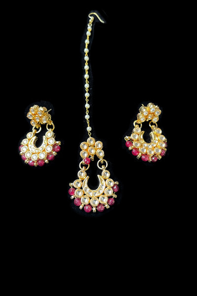 Buy Diva Red Chandbali Earrings & Maang Tikka Set at PinkPhulkari 