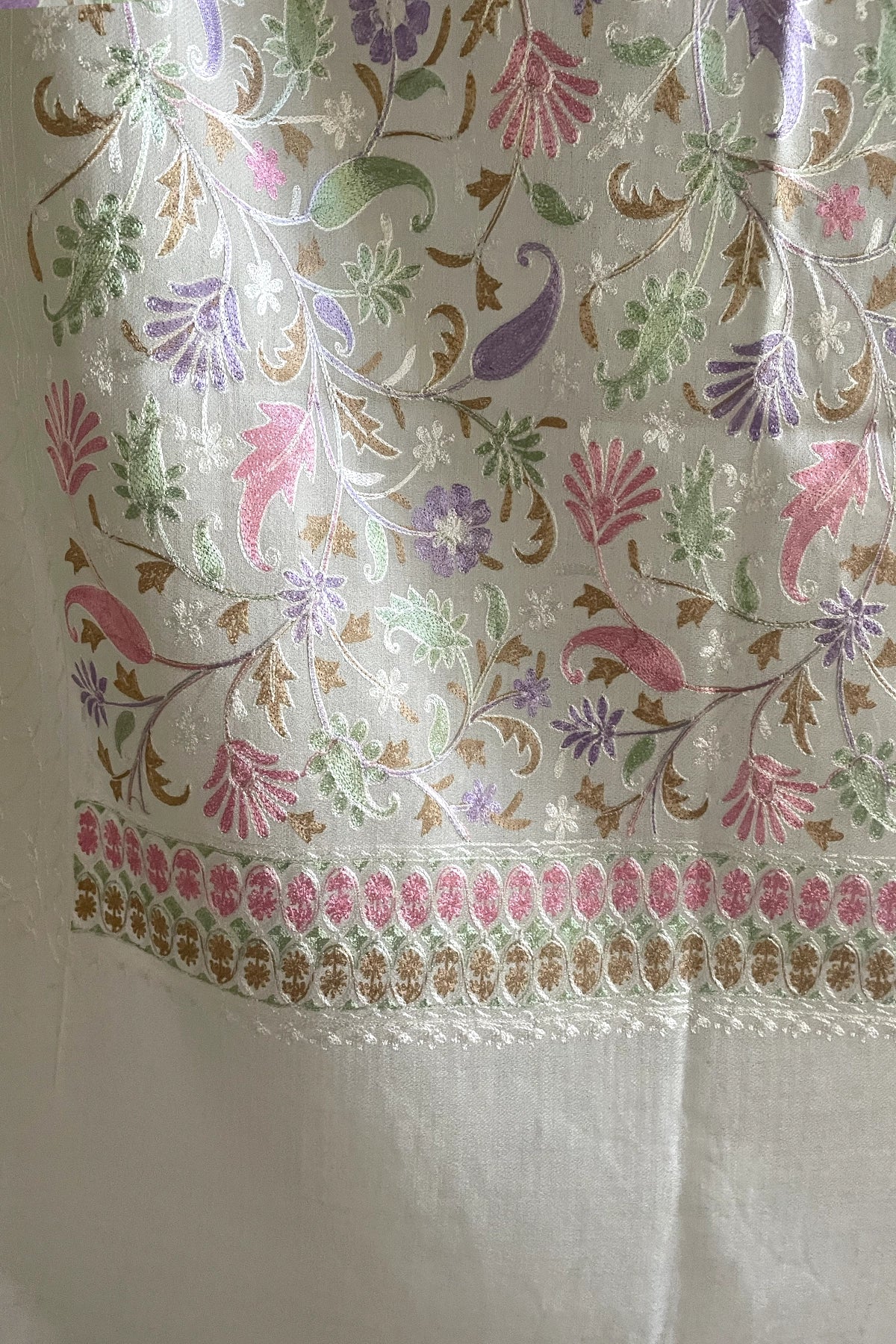 Ivory Kashmiri Pashmina Fine Wool Ari Work Shawl at PinkPhulkari 