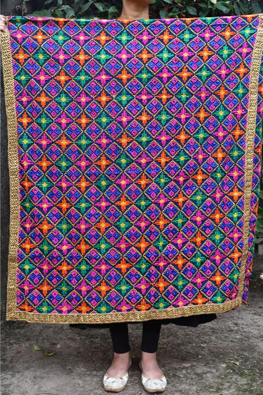 Latest phulkari dupatta trends hotsell